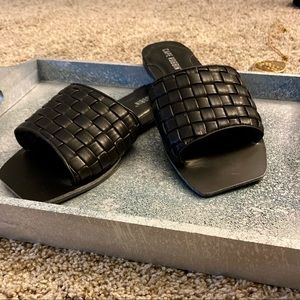 Women’s Cape Robin woven leather Squaretoe sandals